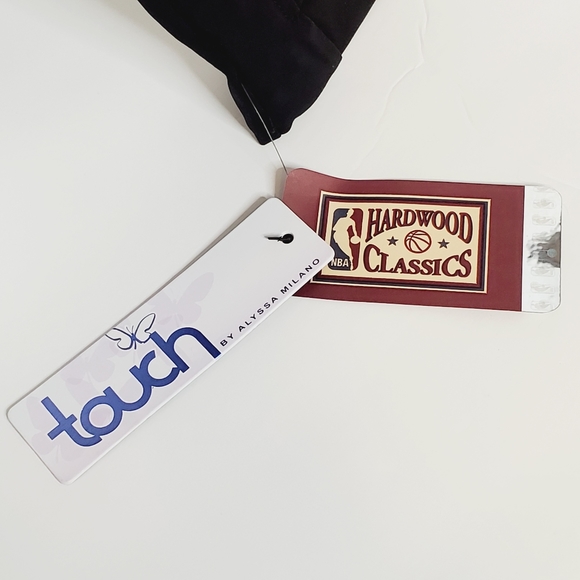 Official NBA Atlanta Hawks Women's Quilted Jacket - Picture 14 of 15